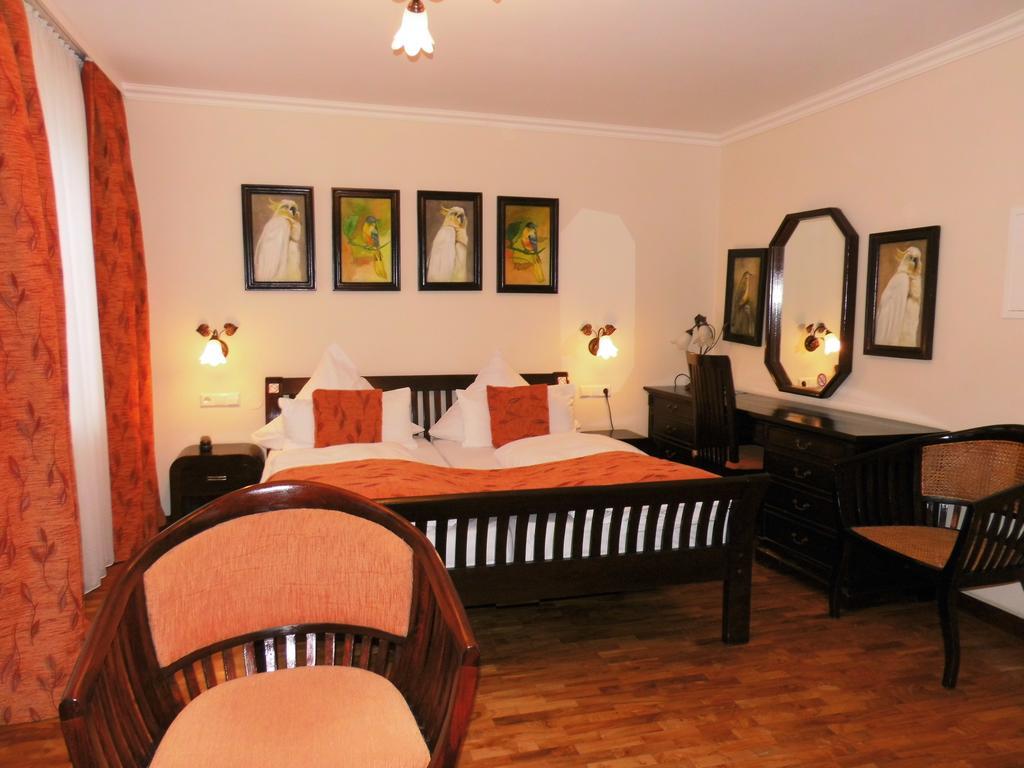 Aparthotel Guzulka & Restaurant Берлин Экстерьер фото