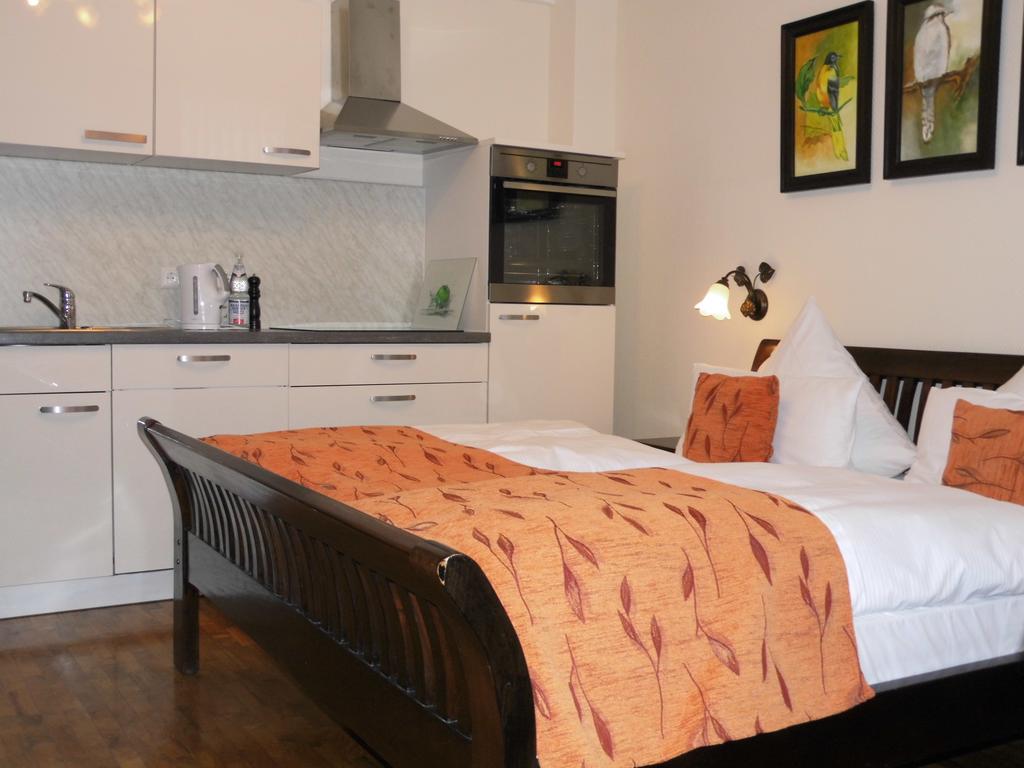 Aparthotel Guzulka & Restaurant Берлин Экстерьер фото